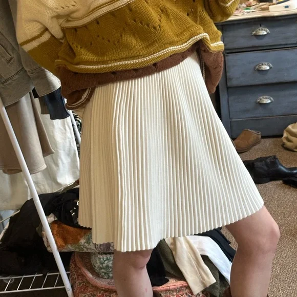 Rebecca Taylor Midi White Pleated Skirt - Picture 2 of 5